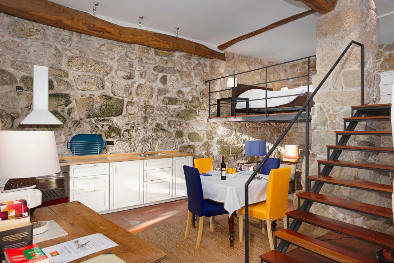 Manor House Apartment *