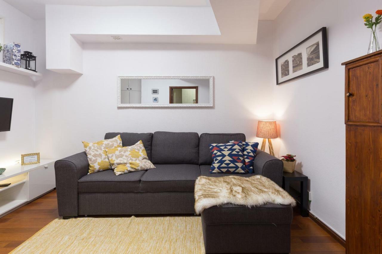 2 Comfy Bright Flats With Netflix *