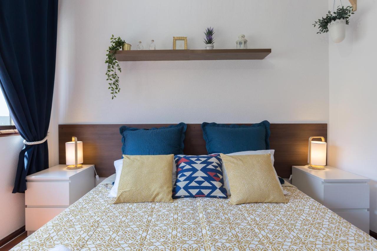 2 Comfy Bright Flats With Netflix *