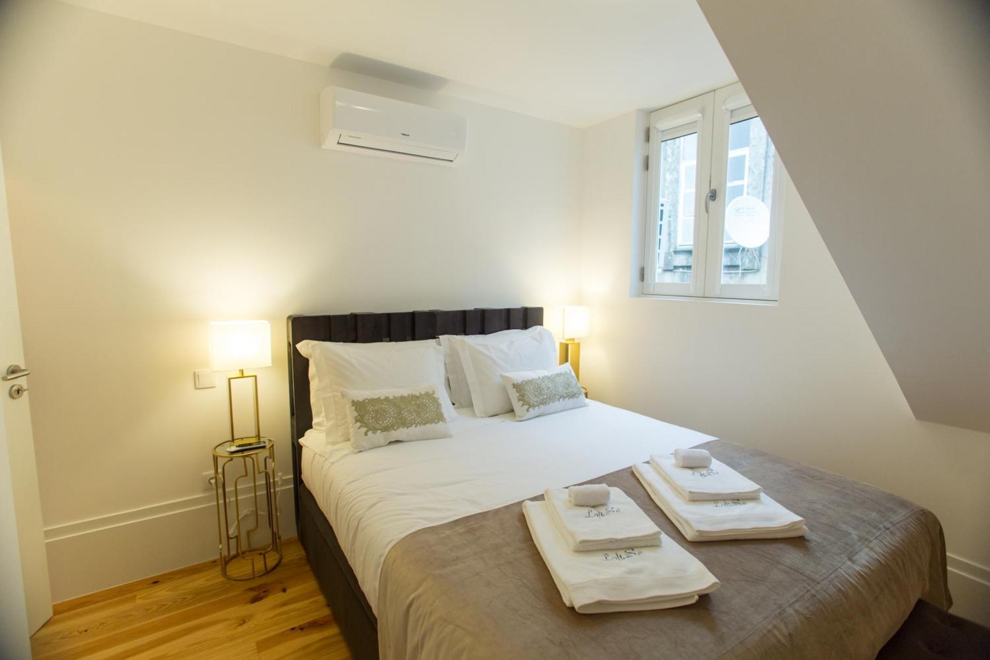 Apartment Loft Da Se By Hosts Porto