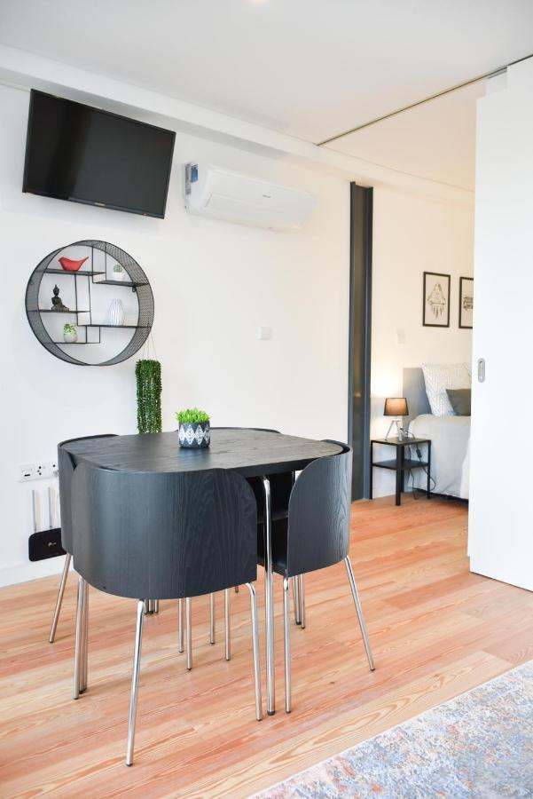 Comfortable&central W/balcony-9 Min Walk Trindade Porto