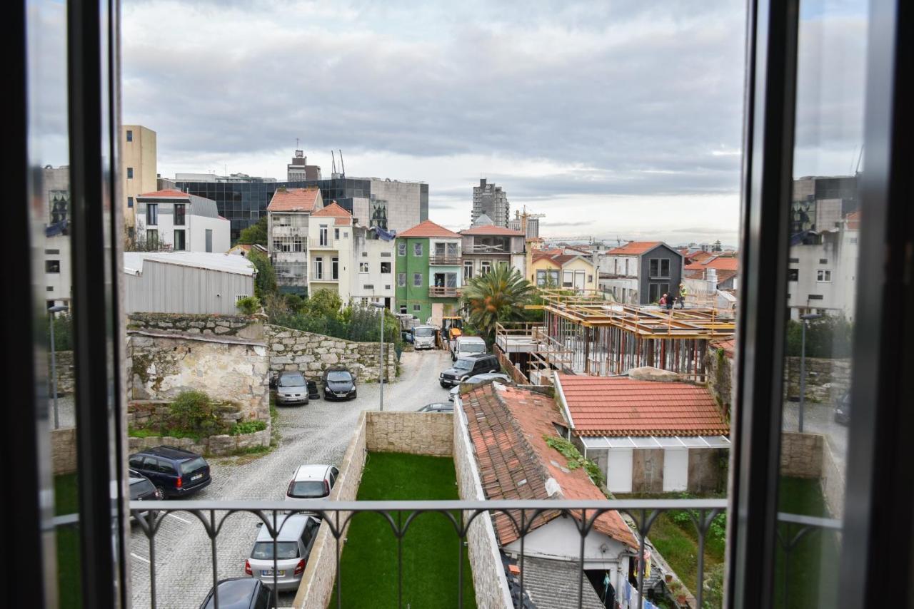 Comfortable&central W/balcony-9 Min Walk Trindade Apartment Porto