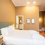Guesthouse Bonjardim Suites By Lovelystay