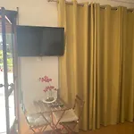 Apartamento Com Patio Na Rua Principal Da Cidade