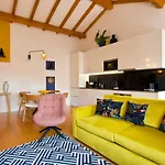 Boutique Rentals-The Alma Apt W/ Balcony