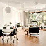 Central Loft With Free Parking