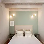 D. Joao IV Apartments By Lovelystay