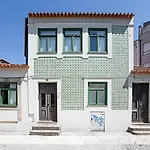 D. Joao IV Apartments By Lovelystay