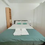 Guest H4U - Porto Batalha City Center
