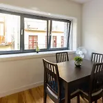 Guest H4U - Porto Batalha City Center
