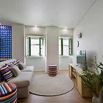 Boutique Rentals- Sea Breeze Apt