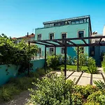 Swimming Pool Luxury House 1