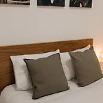 Julio De Matos Guest House