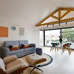 Boutique Rentals-Primrose Terrace&Garage