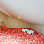 Host Wise - Fantastic Contemporary Flat W Balcony