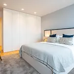 Penthouse With City Views - Almada 551
