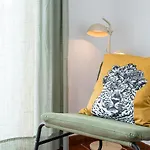 Guestready - Portrait With A View