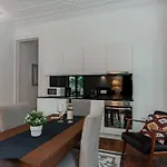 182 Centenario Apartment