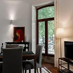 182 Centenario Apartment