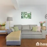 Host Wise - Comfy Bright Flats With Netflix