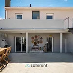 Aguda\'S Family House
