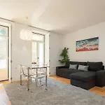 Host Wise - Bright Downtown Flat W Terrace