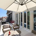 Host Wise - Luxurious Private Flats - Balcony