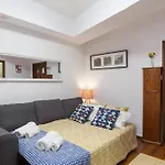 Host Wise - Comfy Bright Flats With Netflix