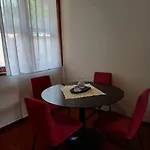 Roomy & Patio - 2 Bedroom Flat