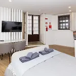 Trindade Trendy Studio 15