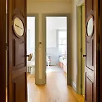 Boutique Rentals- The Miradouro Ribeira Apartment