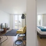 Downtown Bright Apartment With Balcony By Vacationy
