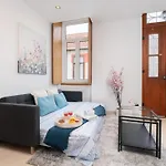 Hostwise - Traditional House With Terrace