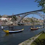 Urban Apartment With Balcony In Porto