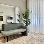 Centrally Located Apartment In Oporto
