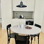 Charming Studio, Ideal For Smaller Groups