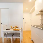 Decor Studios - Clerigos By Host Wise