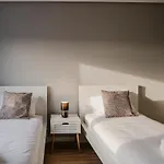 3Br Flat By Casa Da Musica, Central, Sleeps 6, 2D