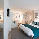 Almada Wine House - Tourism Apartments