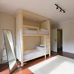 Incredible Lodge - Porto Surf House