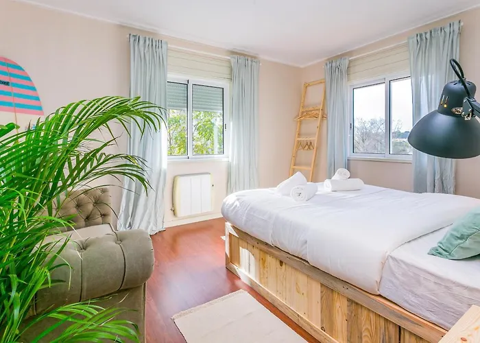 Incredible Lodge - Porto Surf House