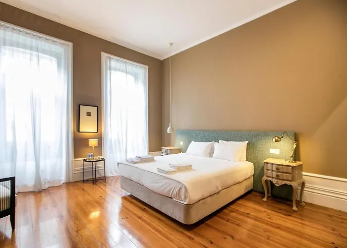 Guesthouse Bonjardim Suites By Lovelystay