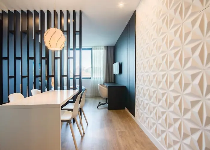 446 Gale Modern Apartment Elevator,Parking