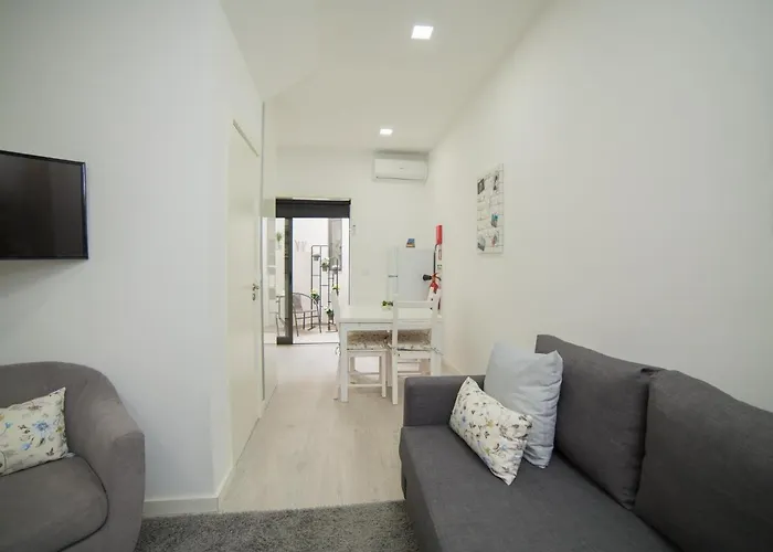 Oporto Guest Amparo Dollhouse