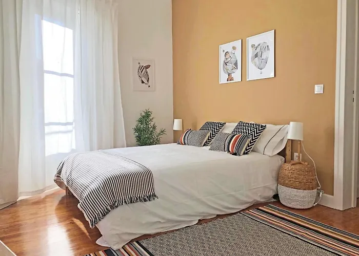 Cozy 3 Room Apartment Near House Of Music