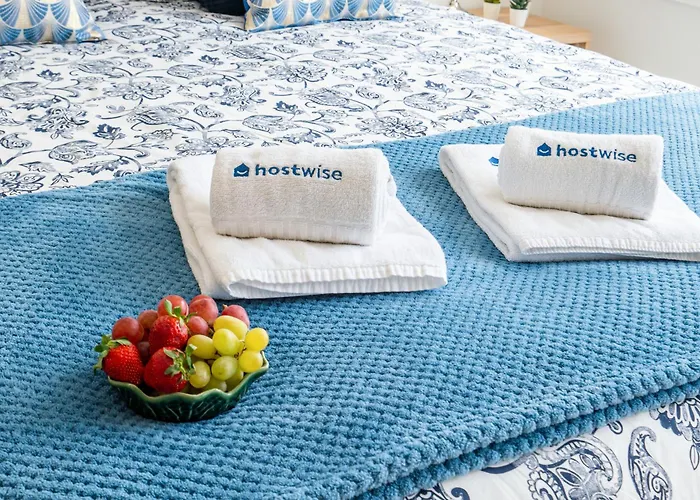 Host Wise - Comfy Sunny Flat - Prime Location