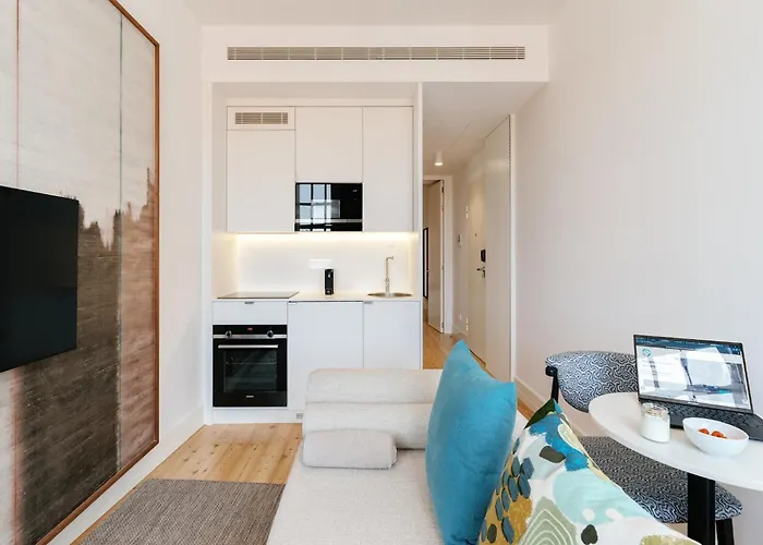 Stylish City Stay With Balcony