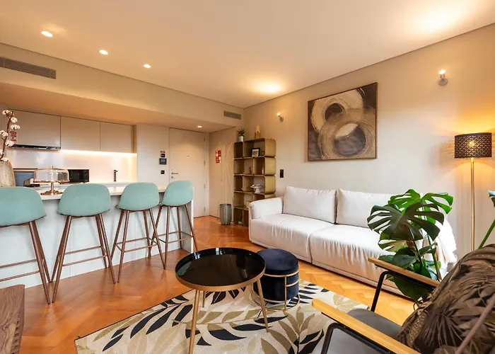 Elegant Duplex Apt In Downtown