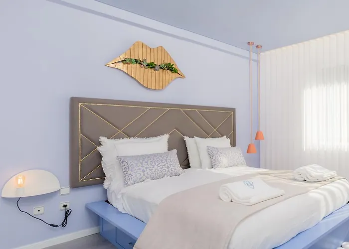 Boutique Rentals - Provence Apartment