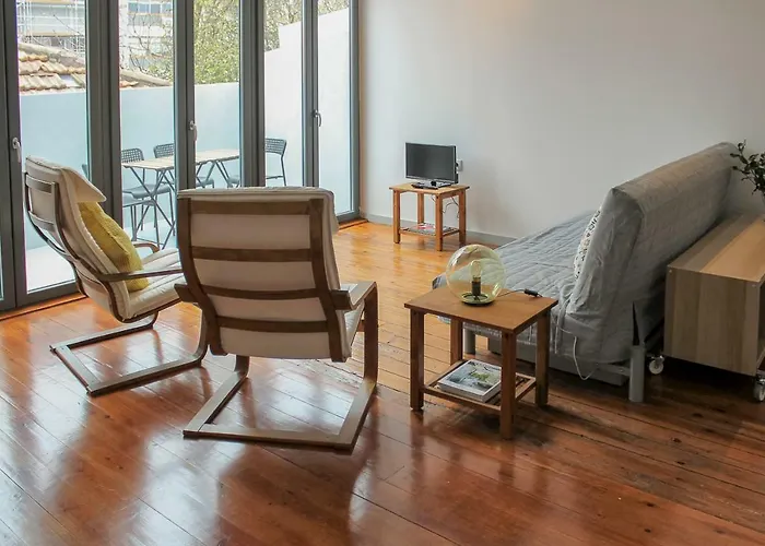 Bonjardim Flats - T2 Com Varanda